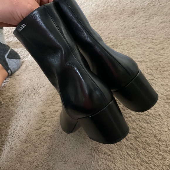 PRADA Stivali Black Leather Pointed Toe Ankle Boot, 55mm - Picture 5 of 9